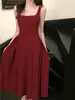 Vestido Preto e Branco com Decote U e Alças Finas para Mulheres, Novo Estilo Francês de 2026, Nicho de Luxo, Vestido Longo Acinturado em Linha A