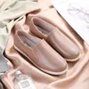Zapatos de lluvia para primavera y otoño, botas de agua bajas de verano para mujer, antideslizantes, impermeables, de moda, resistentes al desgaste, de caña baja, de goma, para adultos, venta al por mayor