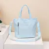 Bolsa de Tecido de Nylon Bordada com Letra Estilo Coreano Bolsa Transversal Feminina Bolsa de Mão Moda Tendência Leve Simples para o Dia a Dia Bolsa de Ombro