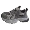 Tênis Chunky Dad para Mulheres 2026 Primavera Novo Versátil Malha Aumenta Altura Respirável Corrida Super Popular Casual Tênis Esportivo