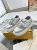 Nuevas Zapatillas Clásicas de Hombre con Letras, Estilo Pareja, Zapatos Deportivos y de Ocio Blancos de Mujer para Aumentar la Altura, Zapatos de Galleta con Cordones