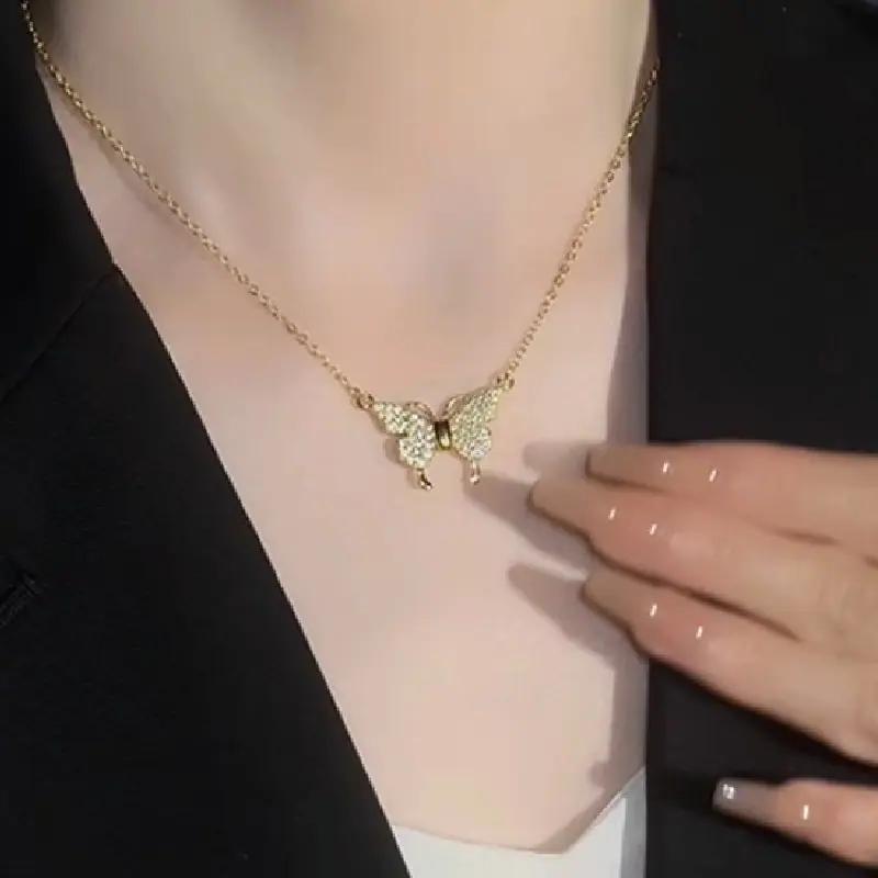 2306168 (1)蝴蝶吊坠磁吸扣项链女款轻奢小众设计锁骨