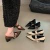 Sapatos de couro pequenos Mary Jane vintage pontudos femininos britânicos outono e inverno 2023 novo estilo coreano francês salto grosso lefu sapatos simples