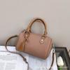 Bolsa de Mão com Design de Nicho Feminina 2025 Nova Cor Contrastante Bolsa Almofada Boston Versátil Casual Ombro Transversal