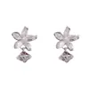 Pendientes de Flor con Diamantes Completos de Moda Dulce y Versátil para Verano, Exquisitos de Lujo Ligero, Simples y de Gama Alta, Joyería para Orejas Súper Brillante