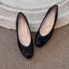 Versión de piel de oveja de bailarinas de corte bajo para mujer, cómodas para pies pequeños, con aumento interno de altura, estilo francés, con lazo, adecuadas para combinar con faldas