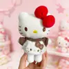 El Colgante de Hello Kitty Se Puede Usar para Vestir el Peluche Muñeco con Ropa, Conjunto de Falda y Impermeable de Puntos