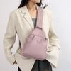 Mochila Feminina Leve e Respirável para Uso Externo Nylon Simples Casual Bolsa de Ombro Transversal Versátil para o Dia a Dia Moda Bolsa de Peito