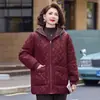2026 Novo Estilo Temperamento Jaqueta de Algodão com Forro de Lã Acolchoada Quente Roupa Exterior Casual Mãe de Meia-Idade Solta com Capuz Versátil Roupas de Algodão