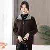 Moda maternidade transfronteiriça para primavera, outono e inverno: Peça de outer wear soltinha, modeladora e estilosa com gola relaxada, disponível em tamanhos grandes e fácil de combinar com qualquer look.