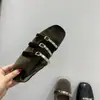 Sapatos Mary Jane retrô de bico quadrado com fivelas de metal, nova coleção feminina 2026, estilo versátil e delicado, sapatilhas de calçar fácil com bico baixo