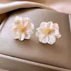 Pendientes de flor de perla coreanos estilo TikTok para mujer, lujo ligero, alta gama, nicho, versátiles, elegantes, populares