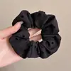 Scrunchie de cetim vintage francês com toque de pintura a óleo, acessório elegante para rabo de cavalo baixo, acessório de cabelo estiloso para outono e inverno com um lenço quadrado