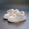 Zapatillas Bajas para Niños Primavera y Otoño 2025 Zapatos Casuales para Niñas con Cordones Versátiles Zapatos Únicos Zapatos Blancos para Niños Zapatos Versátiles