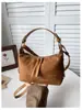 26 Nova Bolsa de Ombro Cruzado Versátil de Nicho Outono/Inverno Camurça Pelúcia Grande Capacidade Bolsa Tote para o Trabalho Feminina Tendência