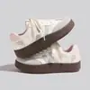 Tênis Feminino 2026 Primavera Novo Estilo Sapatos Brancos Infantis Sola Macia Antiderrapante Versátil Calçados Casuais para Crianças de Meia-Idade e Grandes Sapatos Esportivos
