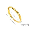 Pulsera de acero de titanio transfronteriza letras romanas para mujer temperamento simple galvanizado oro rosa joyería de mano no se decolora venta al por mayor de fábrica