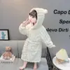 Pijamas de Terciopelo Espeso Coral para Niñas Otoño e Invierno 2025 Nuevos Batas de Baño de Franela de Longitud Media para Niños