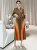 Vestido Longo Feminino Plissado Europeu e Americano Africano Transfronteiriço Plus Size com Cor Degradê, Design Moderno Plissado ao Sol, Mangas Sino Elegantes