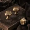 Botón de aleación de zinc color bronce antiguo manija de puerta de armario manija de cajón de gabinete de cocina simple mate moderna manija de gabinete de vino de un solo agujero