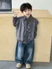 Conjunto de Tres Piezas para Niños de Primavera y Otoño: Chaleco de punto, Camisa, Conjunto casual de moda estilo coreano para niños, Ropa de otoño para bebé