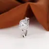 Anel de Banda Cruzado Coração de Camada Dupla Luxo Leve Totalmente Cravejado com Diamante Cruz Border Bestseller Formato de Coração Empilhado Zircônia Anel Feminino