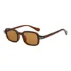 Cuadrados Minimalistas Casuales Personalidad Versátiles Gafas de Sol de Celebridad de Internet Moda Retro Europea y Americana Tendencia Gafas de Sol de Moda para Mujer