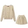 Conjunto de tricô cáqui para mulheres, novo look de inverno, um conjunto de duas peças composto por um top e uma saia