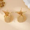 Un Par de Pendientes de Mujer Estilo Playa con Estrellas de Mar y Conchas Cosidas, Exquisitos y Modernos para Vacaciones