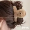 Presilha de cabelo de pelúcia para outono e inverno para mulheres, modelo novo de alta qualidade 2026, presilha de tamanho médio para cabelos finos, presilha de tubarão para a parte de trás da cabeça, acessório de cabelo
