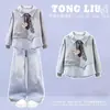 Conjunto de duas peças: moletom de manga longa estilo college cartoon para meninas estilo coreano 2026 e jeans da moda casual com estampa de estrelas