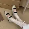 Primeiro Encontro com os Sapatos Baixos de Cetim Inspirados em Chanel Estilo Francês para Mulheres, Novo Modelo 2026, Bico Baixo, Sapatos Mary Jane com Laço