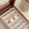 Pendientes de botón grandes de perla con pasador de plata s925 para mujer, estilo commuter, nuevos y populares en 2024, pendientes de alto grado, moda