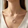 Collar hexagonal geométrico para mujer, cadena minimalista para la clavícula, diseño único, versátil para el trabajo, accesorio simple para superponer