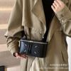 Bolso Pequeño de Forma Cuadrada con Textura de Gama Alta para Mujer, Nuevo Bolso Cuadrado Pequeño de Cuero con Cera de Aceite de Moda 2026, Bolso Cruzado para Viajes de Otoño e Invierno