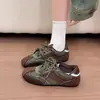 Popular modelo nuevo ligero, cómodos zapatos de mujer 2026, estilo otoño de suela plana, zapatillas de entrenamiento alemanas versátiles, zapatos casuales de tela antideslizantes de suela blanda