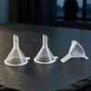 Embudo dosificador de plástico, mini embudo transparente para muestras de perfume, dosificación de tónico, herramienta para cosméticos líquidos, diámetro pequeño