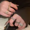 Anillo de diseño nicho de lujo ligero con circón para mujer, sensación vintage de alta gama para verano, nuevo modelo 2026 anillo abierto para dedo índice