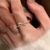Anillo Abierto Exquisito Francés de Circonita con Lazo y Perla, Diseño Dulce y de Nicho, Anillo de Gama Alta y Versátil