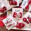 Pinza para el pelo de terciopelo con lazo para el Año Nuevo de niños coreanos para niñas, letras bordadas lindas, pasador festivo rojo brillante, pinza de saludo de Año Nuevo