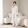 Conjunto de Pijama Macio, Respirável, Algodão Nuvem, Listras Verticais, Estampa Floral, para Mulheres, Gola Lapela, Primavera/Outono, Pode Ser Usado Fora de Casa, Conjunto para Casa, Venda Direta da Fábrica no Atacado