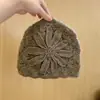 Chapéu de Tricô Crochê Vermelho Feito à Mão com Borlas Atmosférico de Ano Novo para Mulheres Inverno Quente Proteção para Orelhas Chapéu Baotou Amarrado