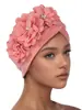 Chapéu Turban Plissado Estilo Primavera e Outono J5 com Três Flores e Decoração de Pérola, Chapéu Feminino Fashion e Versátil