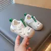 Sandalias para Caminar para Niños Pequeños 2026 Verano Huecas Zapatos para Caminar para Niñas Suela Suave Antideslizante Zapatos para Bebé para Interiores Niños