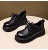 Mocasines de cuero de suela gruesa estilo británico para mujer, novedad otoño 2026, vintage, que aumentan la altura, con cordones, suela suave, versátiles, zapatos de un solo color con puntera ancha