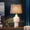 Lámpara de mesa de cerámica de porcelana azul y blanca estilo chino, iluminación decorativa para sala de estar y dormitorio, decoración del hogar retro y minimalista, hierro