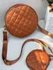 Bolsas para Mujer 2025 Nueva Color Sólido Acolchada Bordada Cruzada Pequeña Redonda con Billetera Moda Comercio Exterior Mayoreo