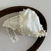 Elegante Pinza para el Cabello de Satén Perlado Estilo Concha para Mujer, Pinza de Tiburón Grande para la Parte Trasera de la Cabeza, Suave Accesorio para el Cabello de Princesa Fugitiva