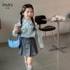 Conjunto Yojia para Meninas Estilo Preppy Primavera e Outono 2024 Nova Camisa de Estudante Saia Conjunto de Duas Peças Infantil Outono