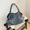 Bolso de Hombro de Mezclilla con Borde Crudo de Gran Capacidad para Estudiantes Universitarias, Bolso de Hombro Casual Simple, Bolso Tote Personalizado de Moda